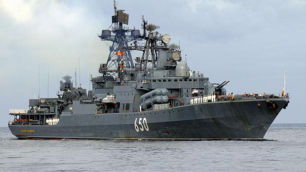 Navio Almirante Chabanenko (especializado no combate contra submarinos) lidera a frota enviada à Síria