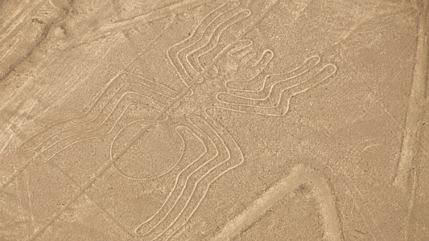 Geoglifo "Aranha", parte das Linhas de Nazca. Os geoglifos mais famosos estão no Deserto de Nazca, no Sul do Peru.