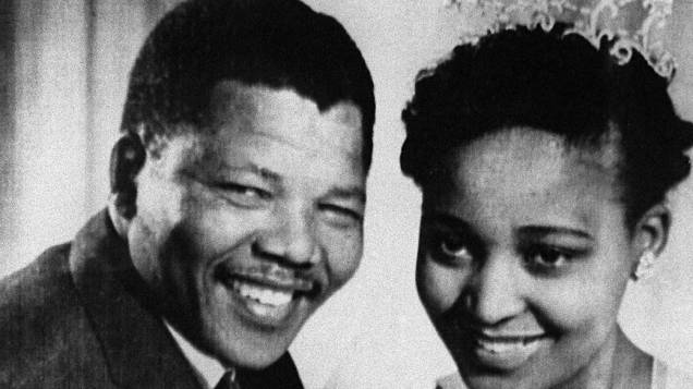 1957 - Nelson Mandela durante o casamento com Winnie Mandela