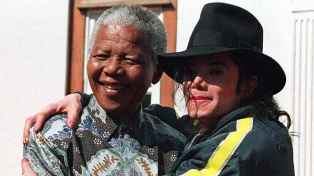 1996 - Nelson Mandela com Michael Jackson na África do Sul