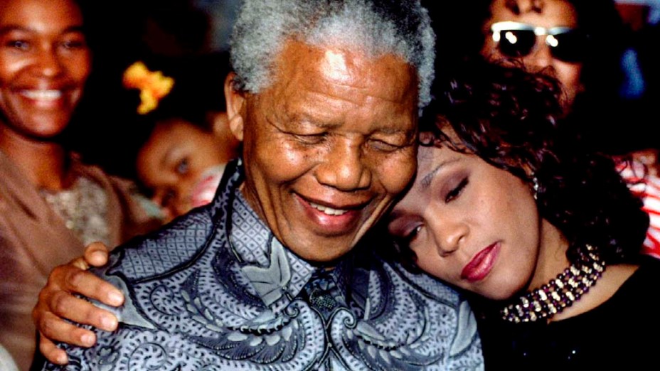 1994 - Nelson Mandela com Whitney Houston em Johanesburgo, África do Sul