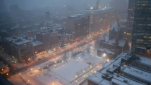 Praça de Boston embaixo da neve: cidade é a mais afetada pela tormenta