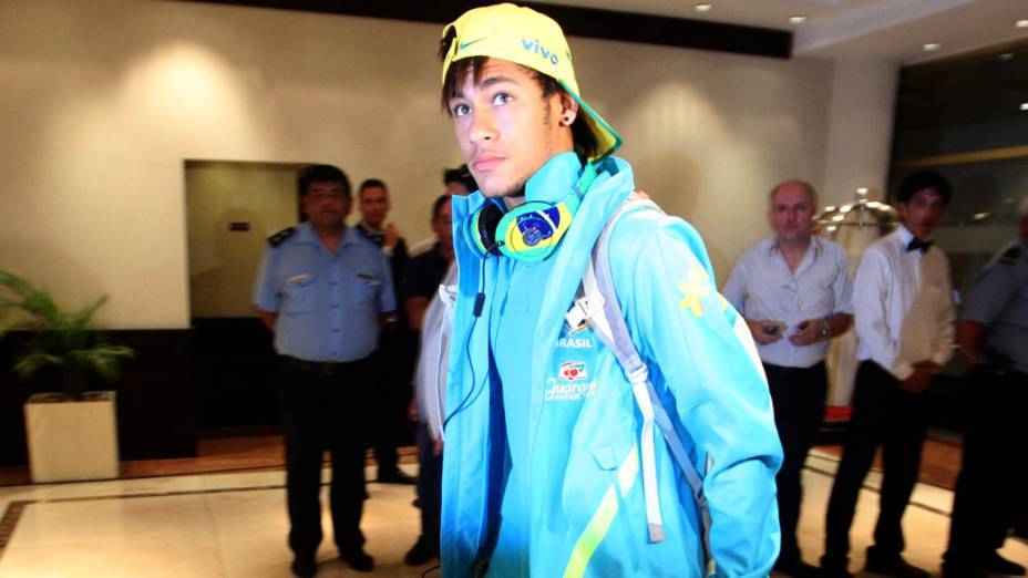 Neymar na chegada da seleção brasileira de futebol ao Amerian Hotel Casino, na Argentina