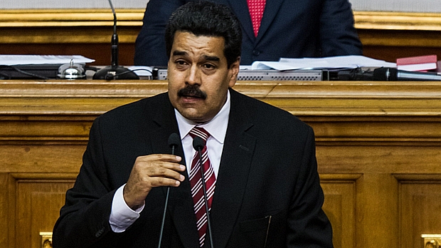 O vice-presidente venezuelano, Nicolás Maduro, discursa na Assembleia Nacional