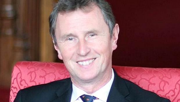 Nigel Evans é do Partido Conservador, o mesmo do premiê David Cameron