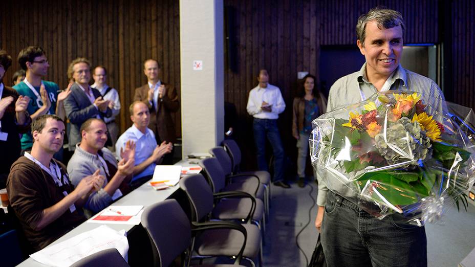 O americano Eric Betzig, um dos vencedores do Nobel de Química 2014, homenageado após o anúncio do prêmio, em Munique, na Alemanha