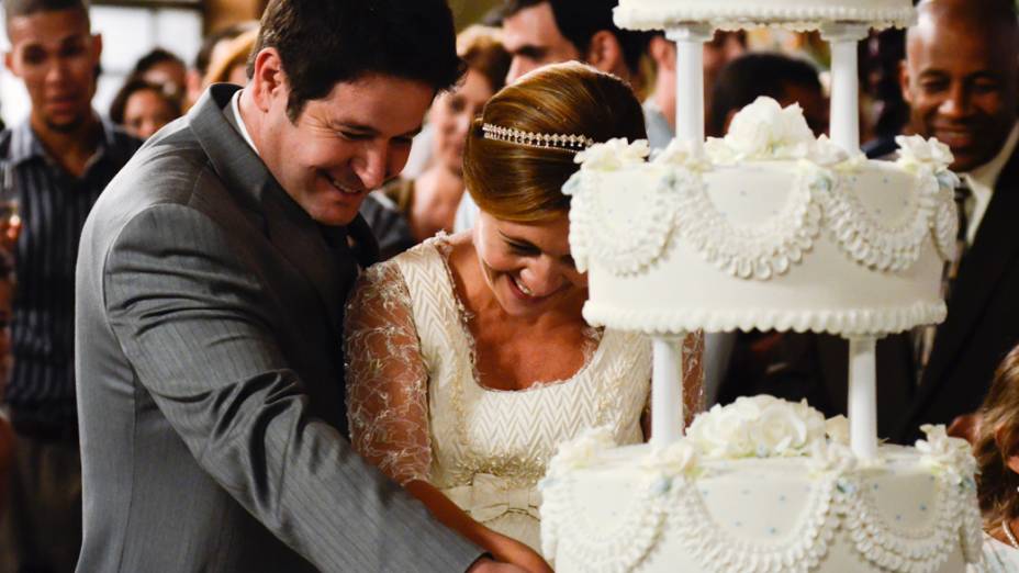 Casamento de Carminha (Adriana Esteves) e Tufão (Murilo Benício) durante gravação da novela Avenida Brasil