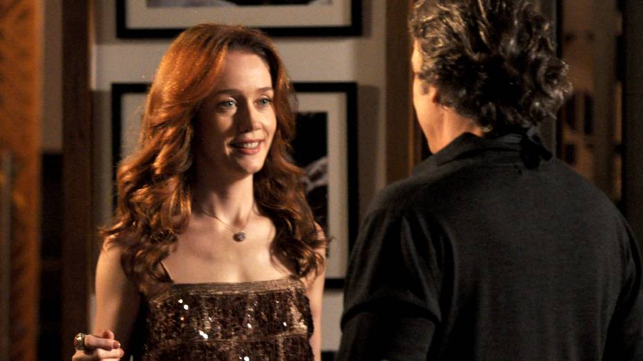 Noêmia (Camila Morgado) descobre caso de Cadinho (Alexandre Borges) com Alexia (Carolina Ferraz)