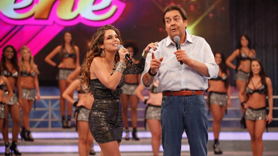 Chayene (Cláudia Abreu) e Faustão