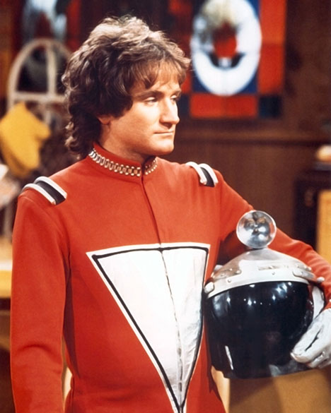 Robin Williams em cena da séria Mork & Mindy em 1980