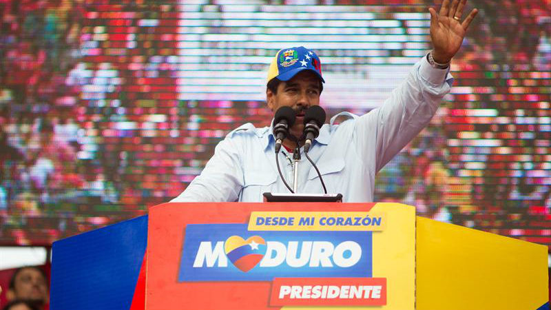 O candidato à presidência Nicolás Maduro começou sua campanha dizendo que Hugo Chávez apareceu para ele em forma de passarinho e o abençoou