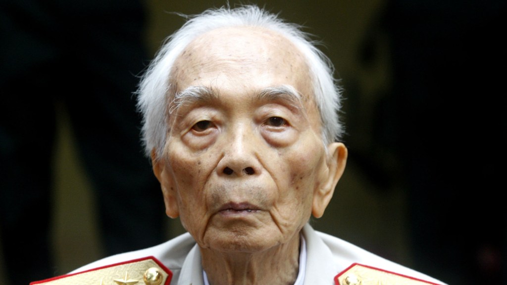 O general Vo Nguyen Giap morreu nesta sexta-feira, aos 102 anos, na capital vietnamita Hanói