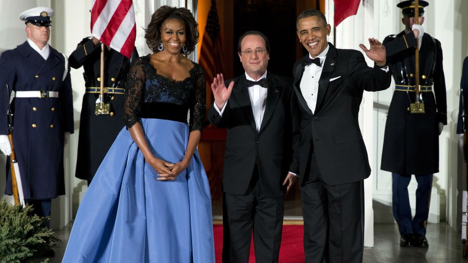 O presidente americano Barack Obama e a primeira-dama Michelle recepcionam o presidente francês François Hollande na Casa Branca