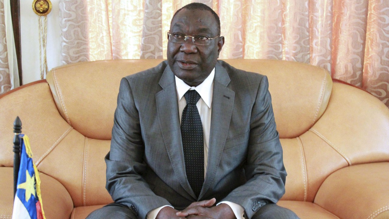 O presidente interino da República Centro-Africana, Michel Djotodia, renunciou ao cargo após uma reunião entre líderes regionais no Chade
