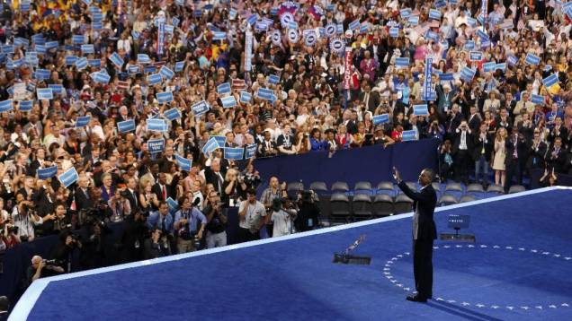 Obama saúda seus partidários democratas no encerrametno da convenção que o confirmou como candidato à reeleição à Presidência americana
