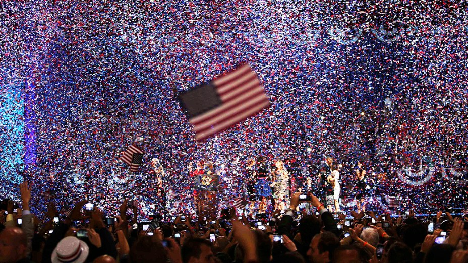 Chuva de papel picado encerra o discurso de Obama