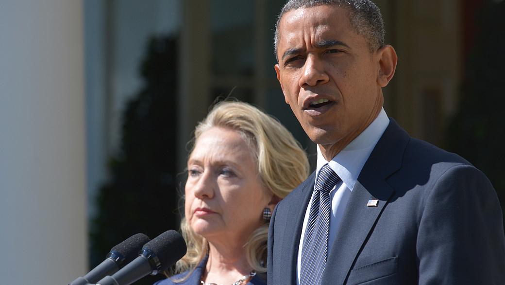 Obama e Hillary Clinton durante discurso na manhã desta quarta-feira na Casa Branca, sobre a morte de embaixador americano na Líbia
