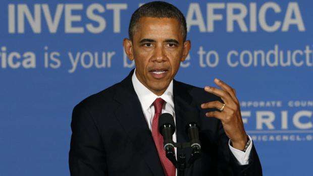 Barack Obama discursa em fórum empresarial em Dar es Salaam, na Tanzânia