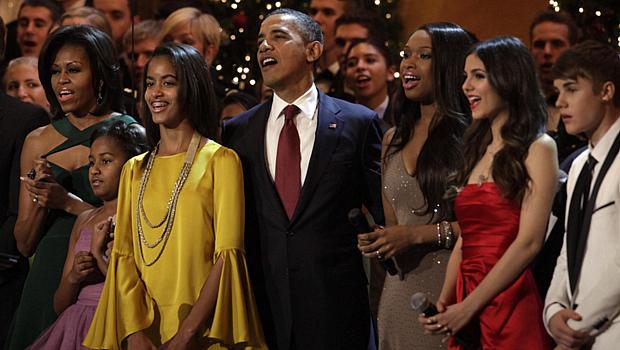<p>Presidente americano e sua família assistiram a concerto de Natal em Washington ao lado de artistas como Justin Bieber</p>
