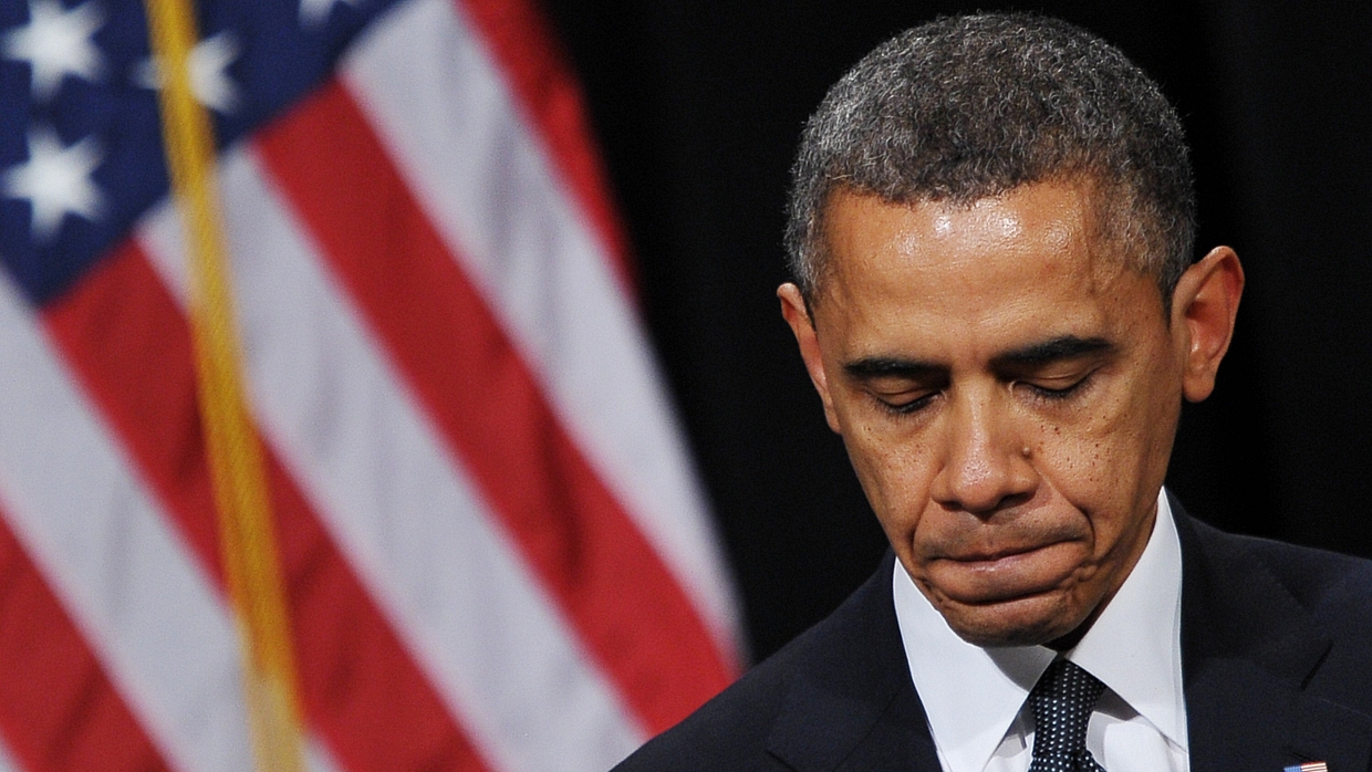 Obama se emociona durante discurso para familiares das vítimas do massacre em Newtown
