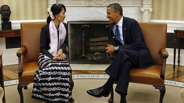 Obama e Suu Kyi no Salão Oval: reconhecimento
