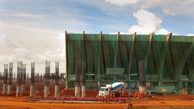 Arquibancada que deve ser impolida para dar continuidade as obras no estádio Mané Garrincha, em Brasília. A construção segue dentro do cronograma e a arena pode receber a abertura da Copa de 2014