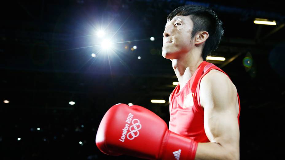 Boxeador chinês Shiming Zou chega para enfrentar o cubano Yosbany Veitia Soto