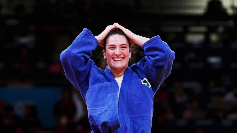 Judoca brasileira Mayra Aguiar conquista a medalha de bronze com um ippon sobre a holandesa Marhinde Verkerk nos Jogos Olímpicos de Londres em 02/08/2012