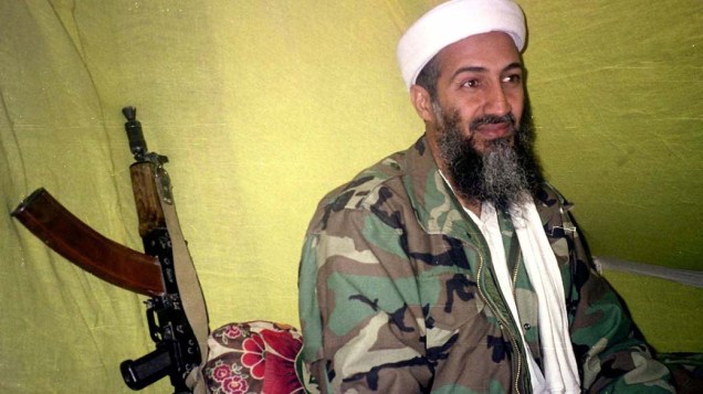 Osama bin Laden em coletiva de imprensa no sul do Afeganistão em 1998