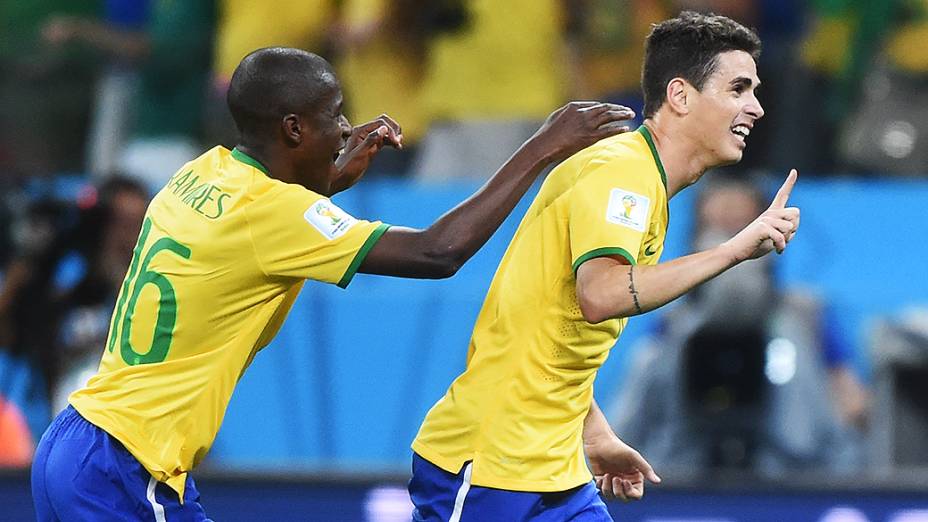 Oscar comemora gol contra a Croácia no Itaquerão, em São Paulo