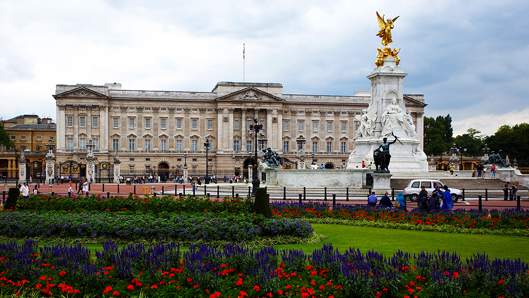 A rainha Elizabeth, da Grã-Bretanha, pode ter que se mudar do Palácio de Buckingham