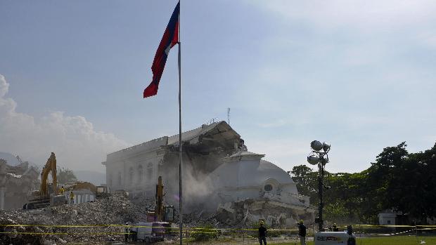 Finalizados os trabalhos de demolição do Palácio Presidencial do Haiti