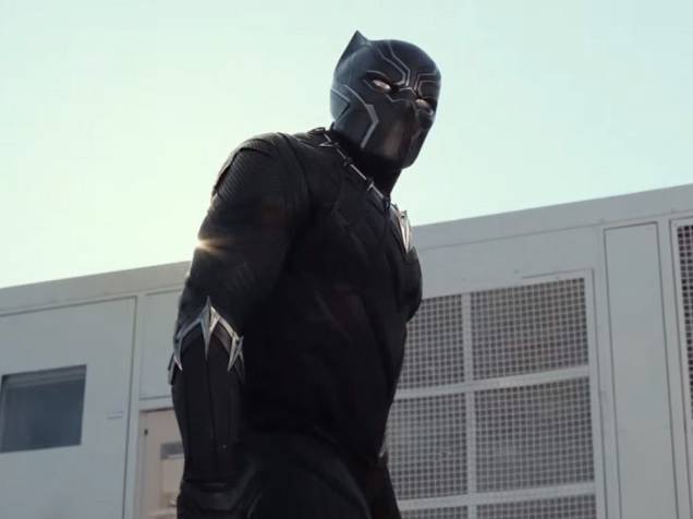 Pantera Negra (Chadwick Boseman) no filme Capitão América: Guerra Civil