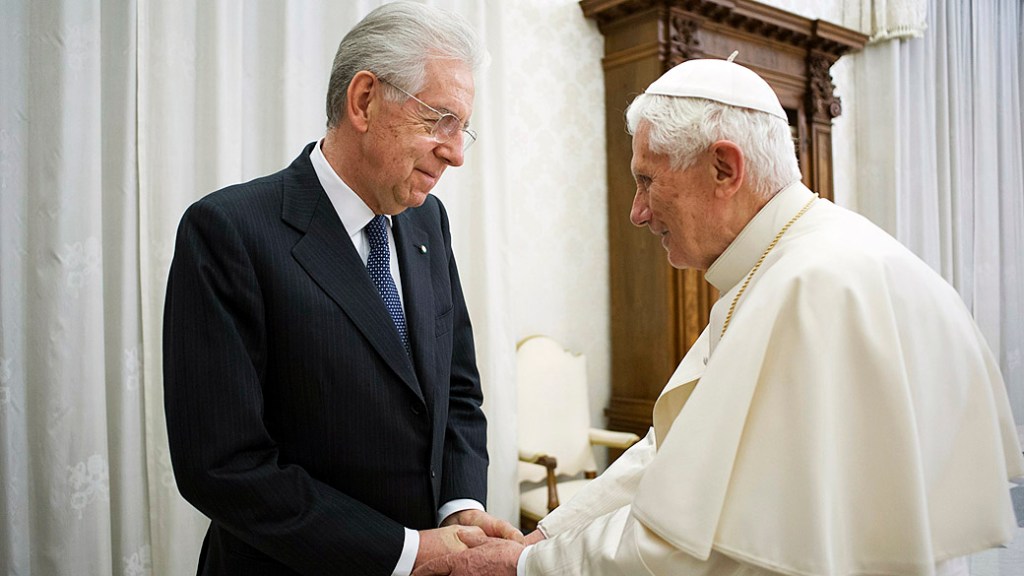 Papa Bento XVI recebe o primeiro-ministro italiano Mario Monti, no Vaticano
