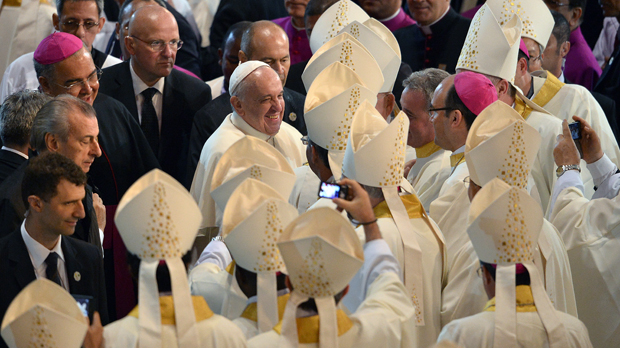 Papa Francisco na Catedral de São Sebastião durante a Jornada Mundial da Juventude, em 27/07/2013