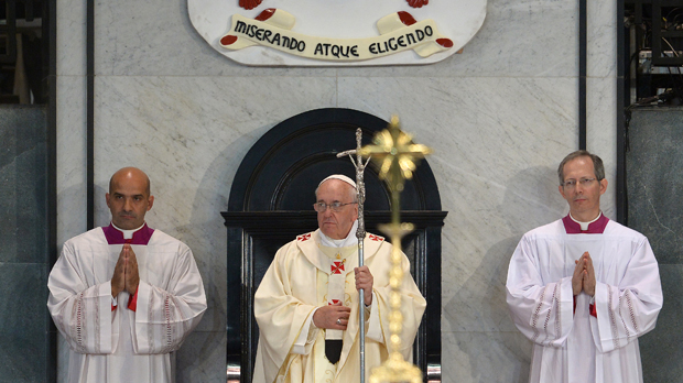 Papa Francisco celebra missa na Catedral de São Sebastião durante a Jornada Mundial da Juventude, em 27/07/2013