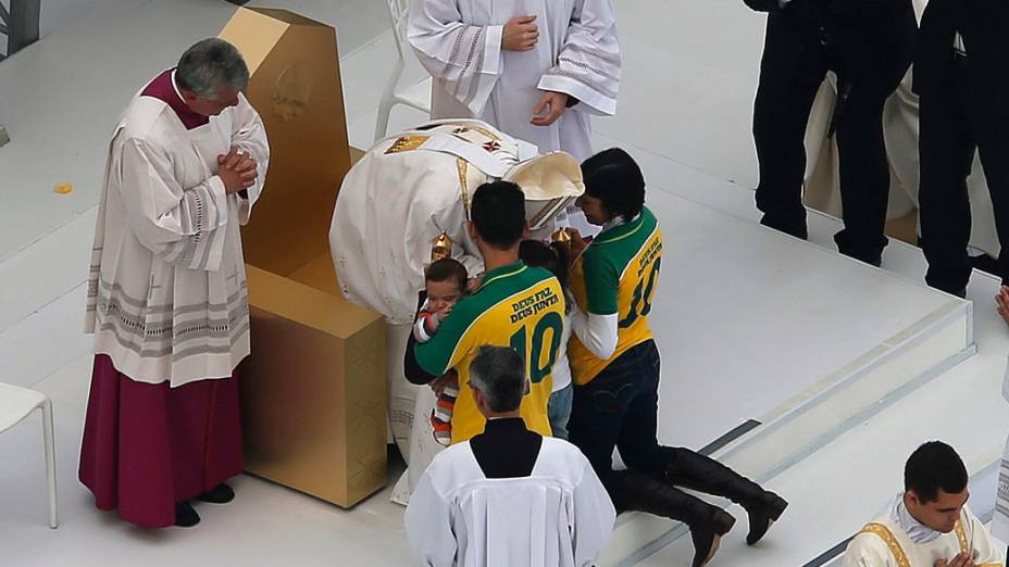 Papa Francisco celebra missa em Copacabana no último dia da JMJ 2013