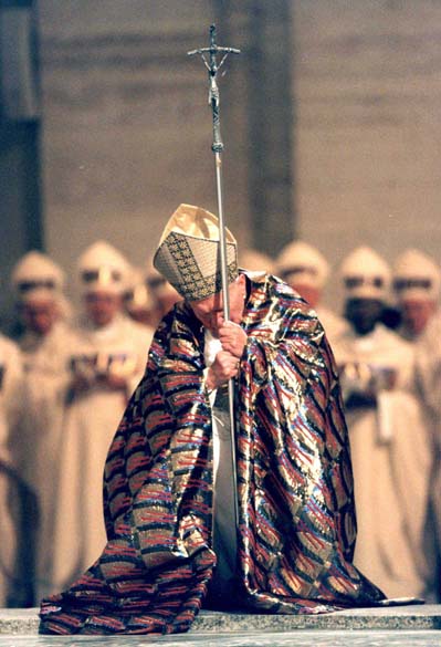 1999 - Papa João Paulo II na Basílica de São Pedro, no Vaticano