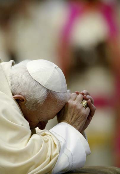 2002 – Papa João Paulo II na Basílica de São Pedro, no Vaticano