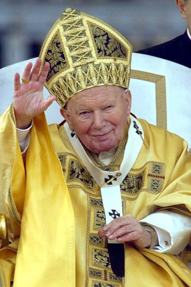 2002 – Papa João Paulo II na praça São Pedro, no Vaticano