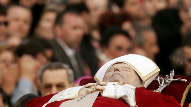 2005 – Corpo do Papa João Paulo II a caminho da Basílica de São Pedro, no Vaticano