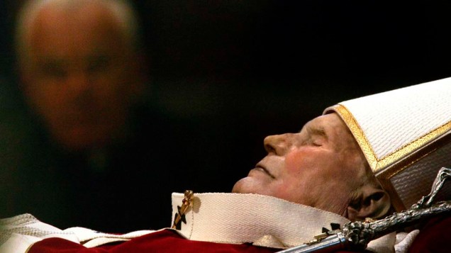 2005 – Corpo do Papa João Paulo II na Basílica de São Pedro, no Vaticano