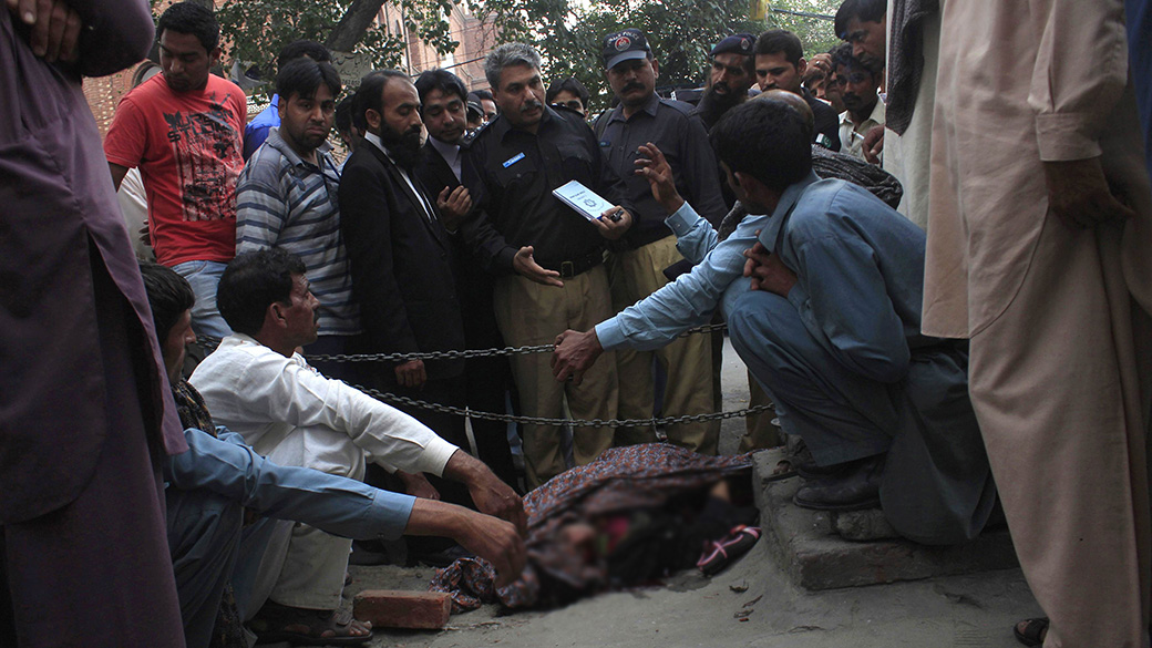 Farzana Iqbal, morta por familiares no Paquistão