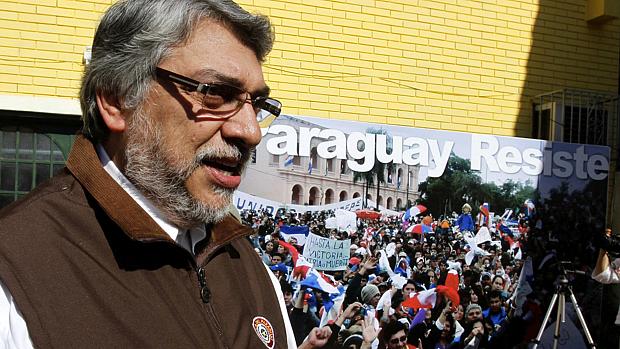 'Paraguai Resiste' é o que diz a faixa da campanha em prol do ex-presidente Fernando Lugo