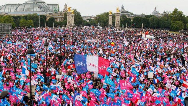 Marcha de protesto chamado "La Manif pour tous" (demonstração para todos), contra legalização do casamento do mesmo sexo em Paris
