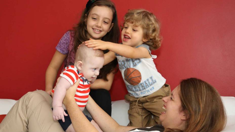 No dia em que deu à luz sua primeira filha, Luísa, Renata Gusmão foi surpreendida com flores enviadas pela equipe de enfermagem: tinha sido dela o único parto normal na maternidade