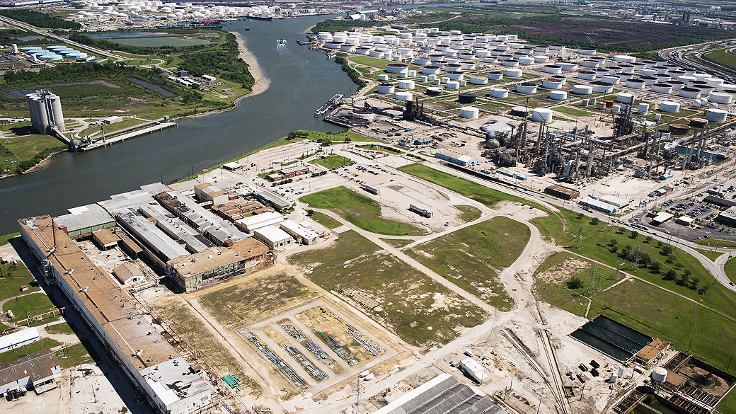 Refinaria Pasadena comprada pela Petrobrás no Texas (EUA)