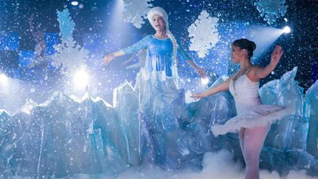 Patricia Abravanel como a princesa Elsa, da animação Frozen: Uma Aventura Congelante