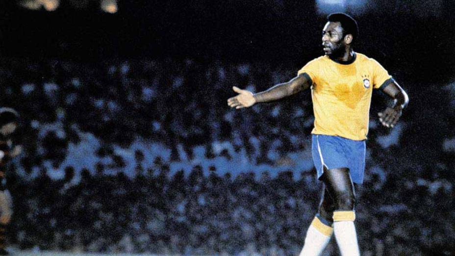 O 'coração de suor' de Pelé, em seu jogo de despedida pela seleção brasileira, contra a Iugoslávia, 18 de julho de 1971: empate de 2 a 2