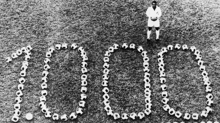 Em 14 de dezembro de 1969, Pelé comemorou seu milésimo gol